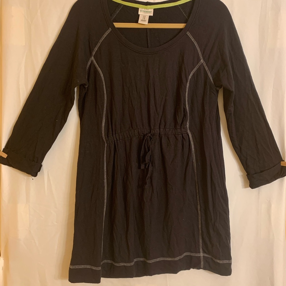 Motherhood Maternity Black knit Tunic length athletic top Size medium